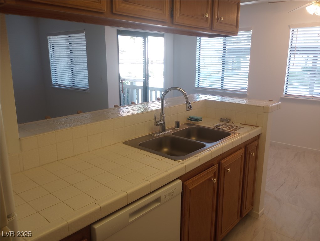 Las Vegas, Nevada 89121, United States, 2 Bedrooms Bedrooms, ,2 BathroomsBathrooms,Residential,Active,241073