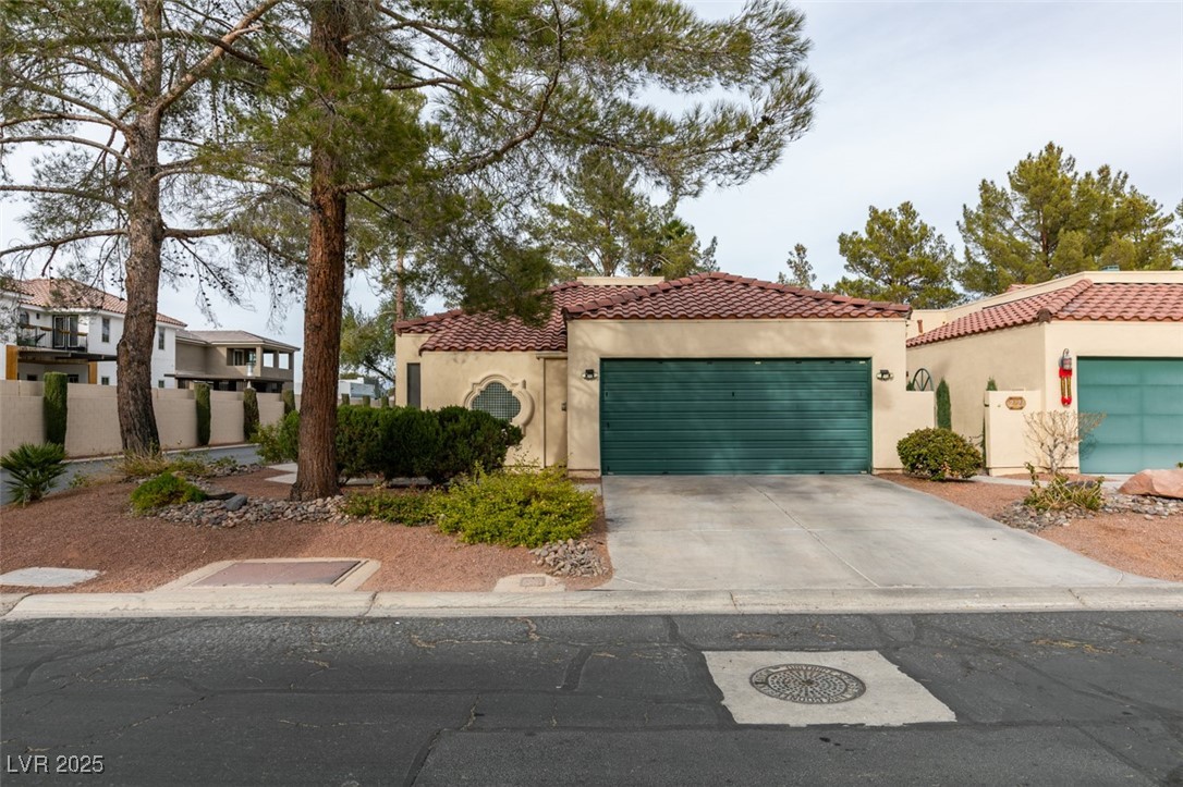 2714 Bridgepointe Drive, Las Vegas, Nevada image 1