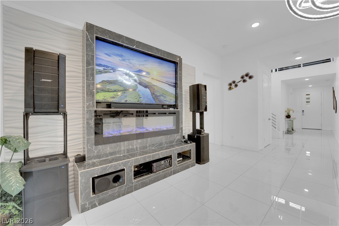 8272 Skye Territory Street