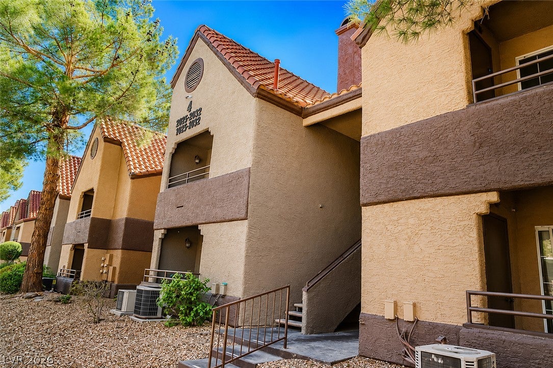 2200 S Fort Apache Road 2032