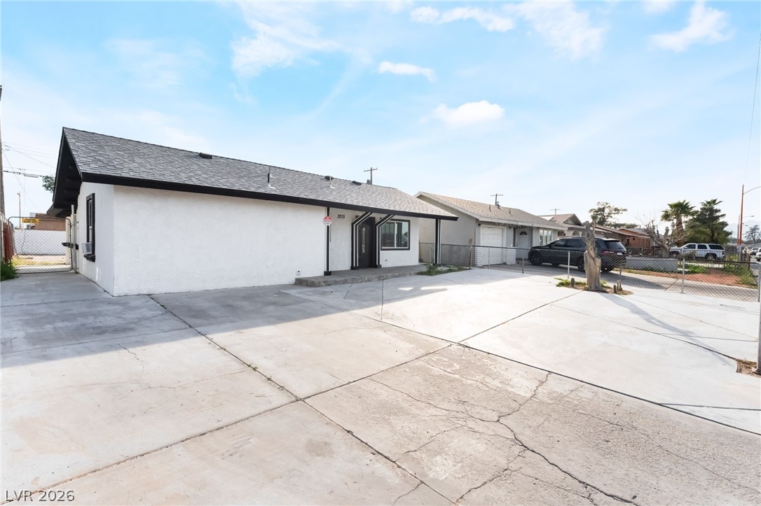 3215 Dillon Avenue