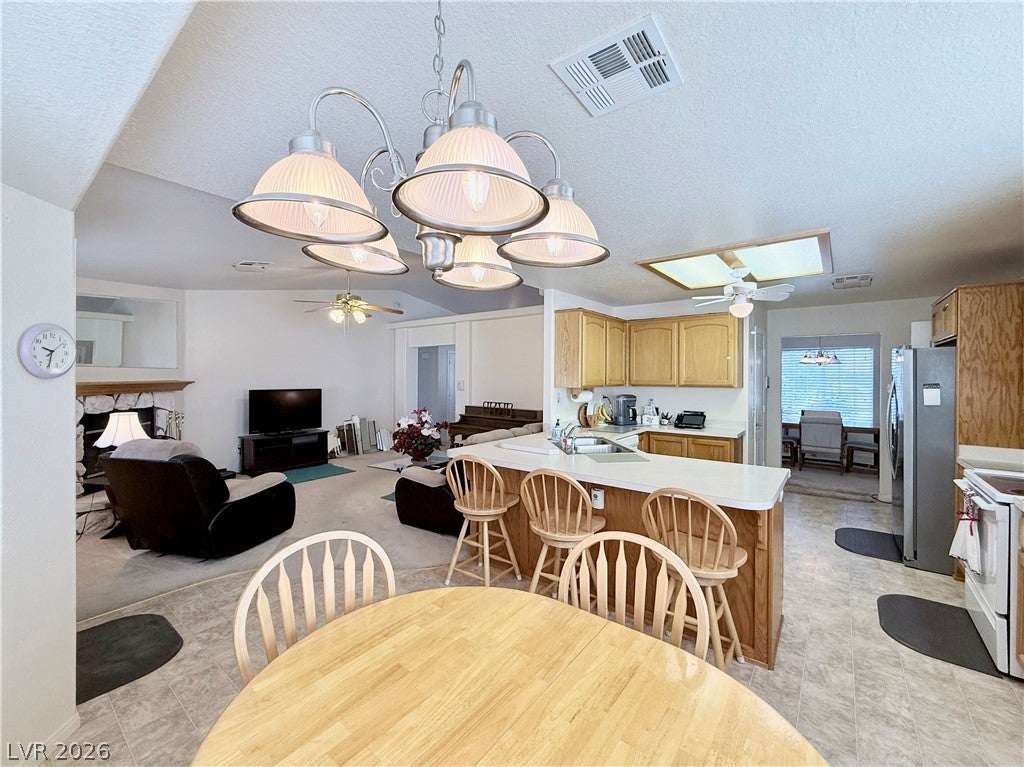 301 W Hickory Street