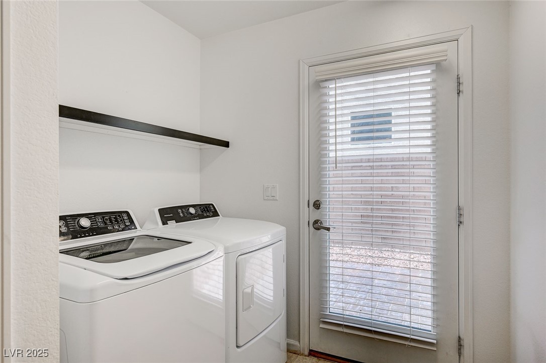 8056 Haywood Estate Avenue, Las Vegas, Nevada image 4