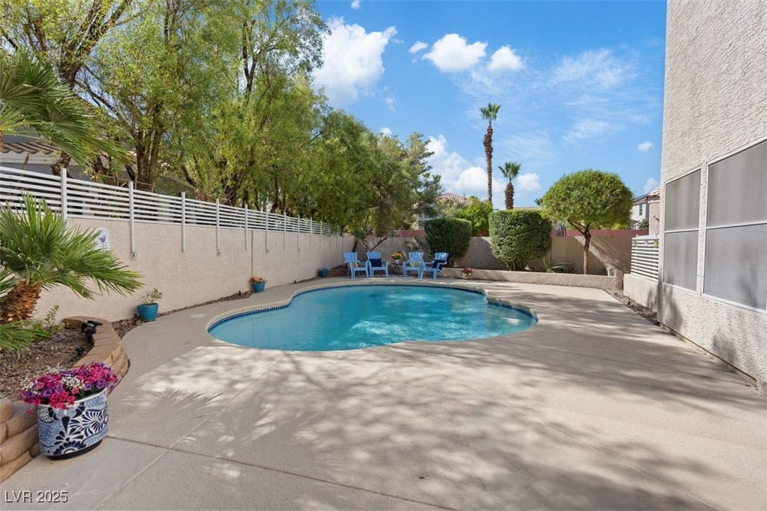 Henderson, Nevada 89074, United States, 3 Bedrooms Bedrooms, ,3 BathroomsBathrooms,Residential,Pending,182983