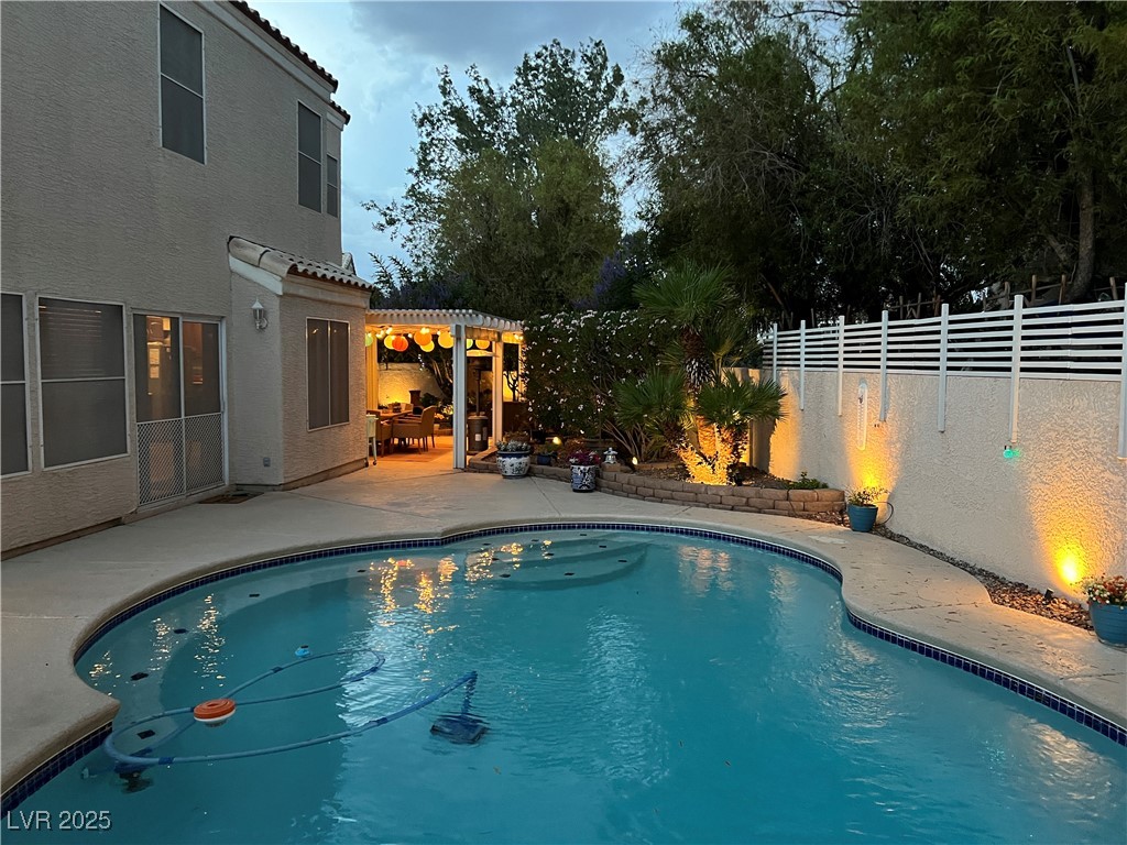 Henderson, Nevada 89074, United States, 3 Bedrooms Bedrooms, ,3 BathroomsBathrooms,Residential,Pending,182983