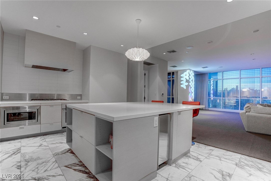 4575 Dean Martin Drive 2607