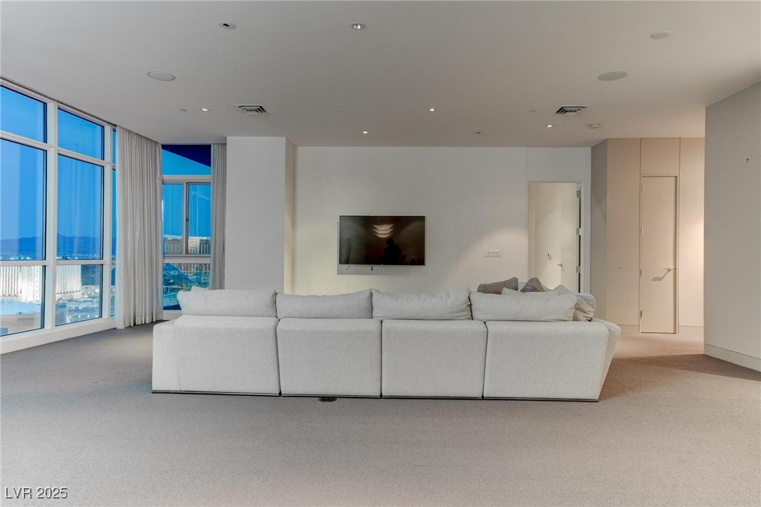 4575 Dean Martin Drive 2607