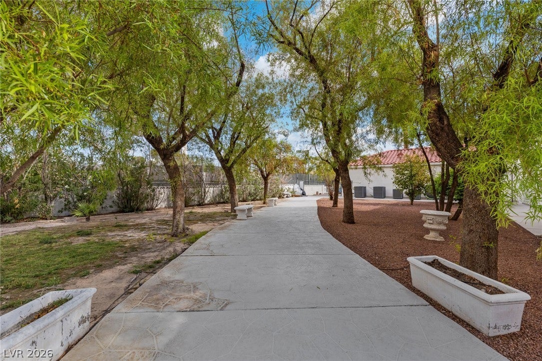 1533 Westwood Drive