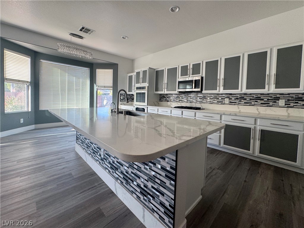5422 Nestled Moon Court