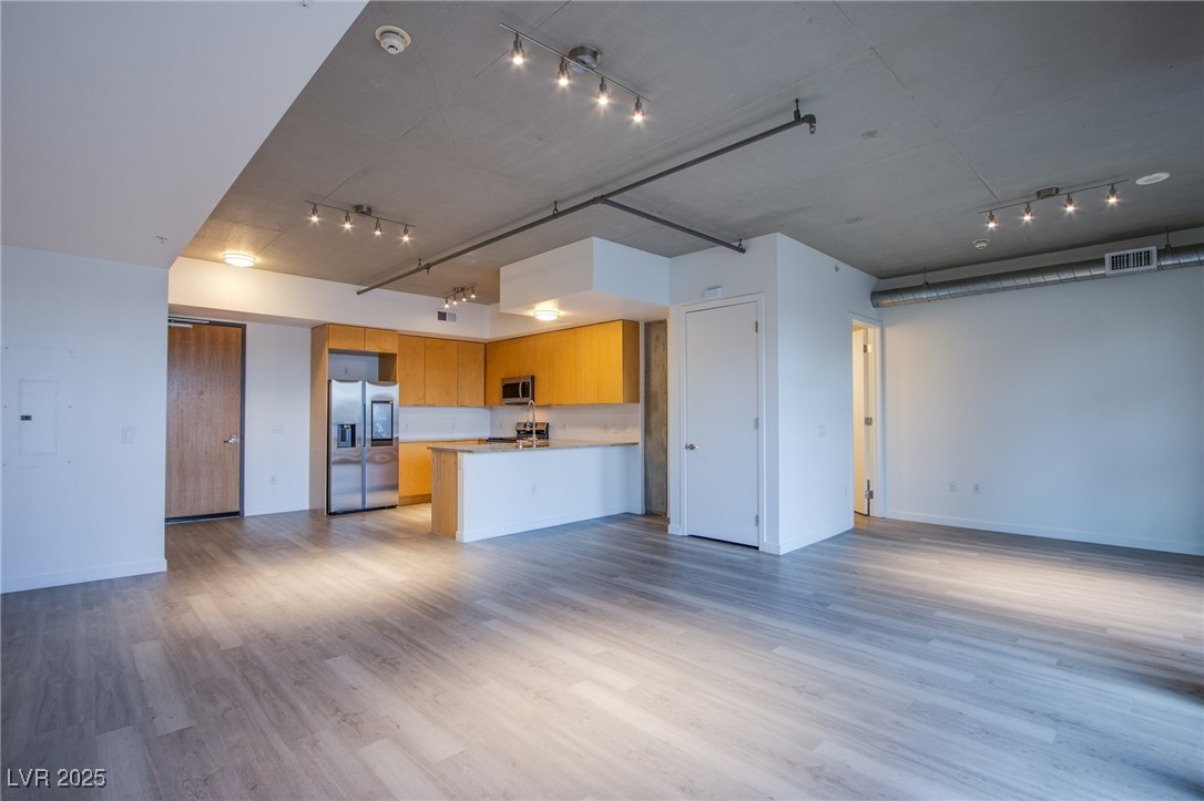 353 E Bonneville Avenue 251