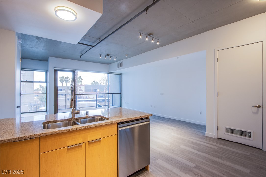 353 E Bonneville Avenue 251