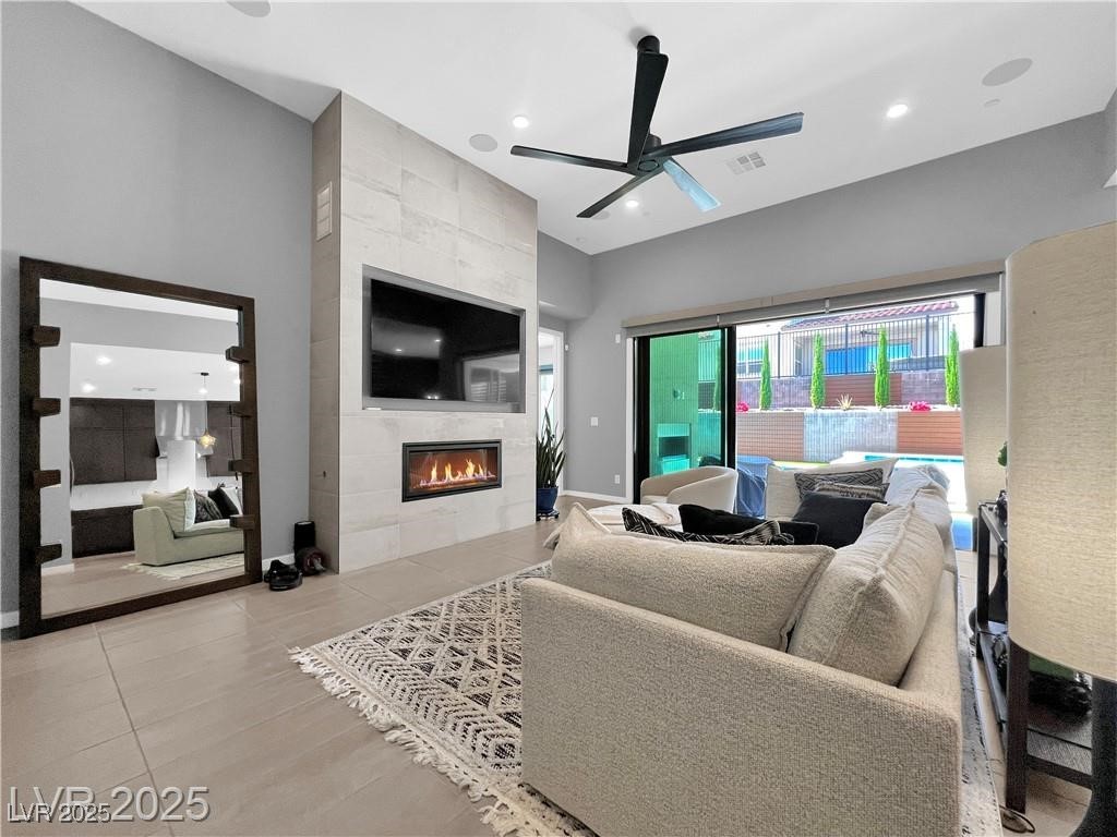 Properties 4 253 Robledo Street