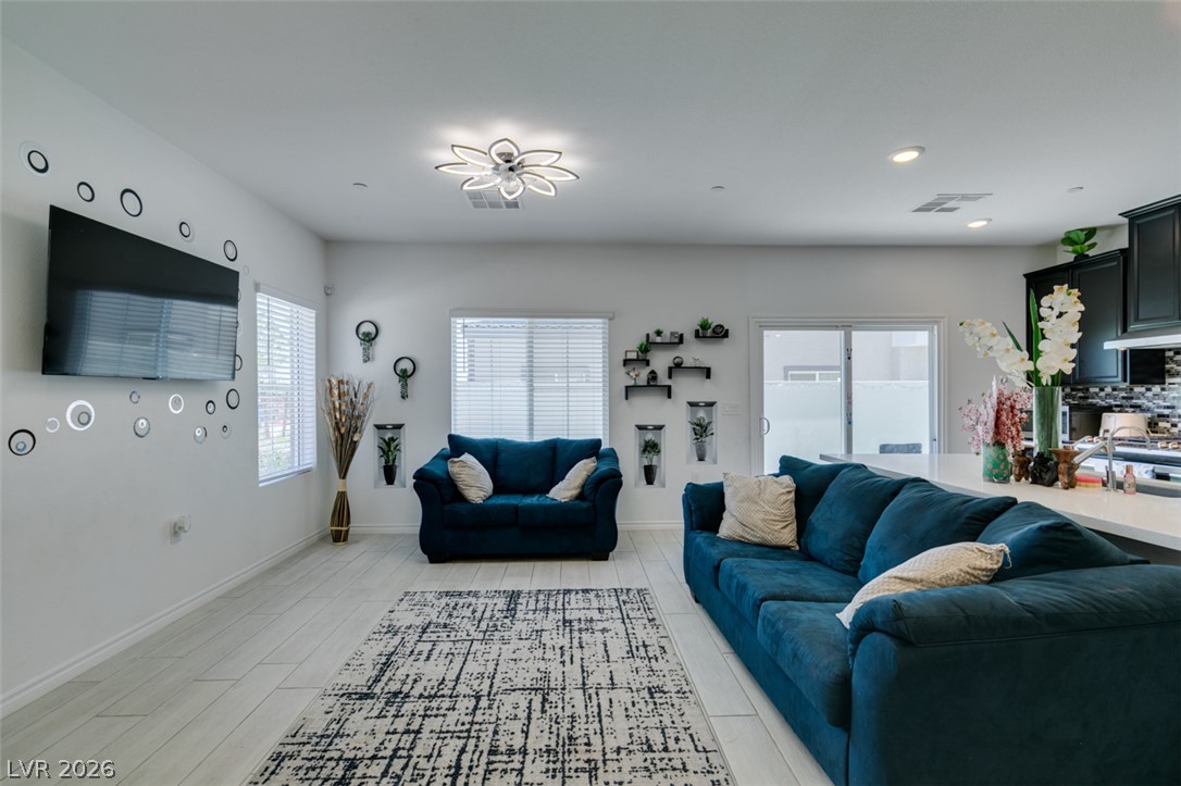 7220 N Decatur Boulevard 5