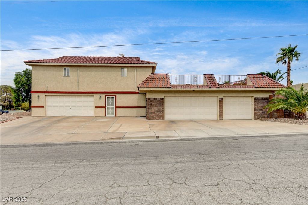 Photo of 301 E Longacres Drive, Henderson, NV 89015 (MLS # 2738378)