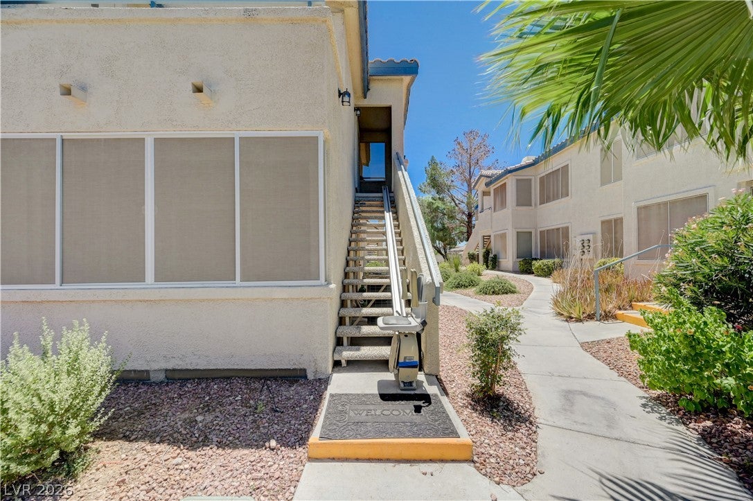 3425 E RUSSELL Road 223