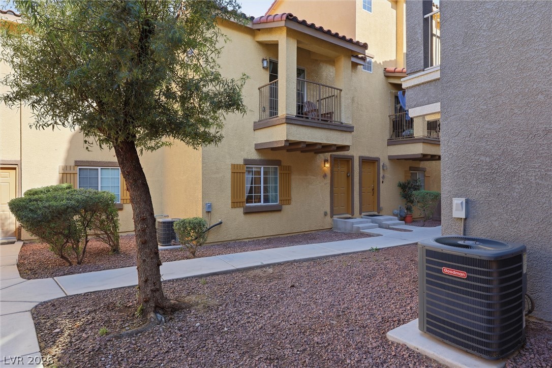 5915 Nuevo Leon Street 8