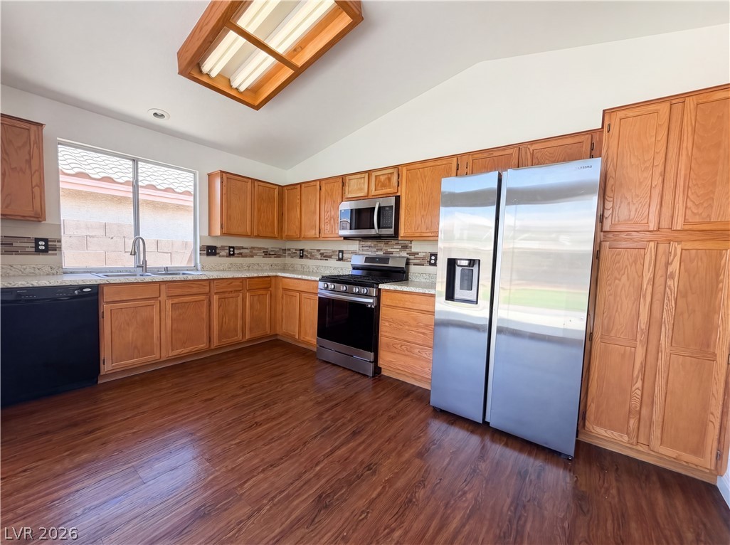 2080 Sierra Stone
