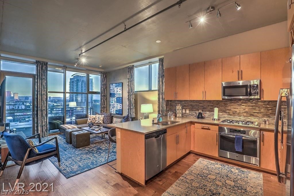 353 E Bonneville Avenue 1002