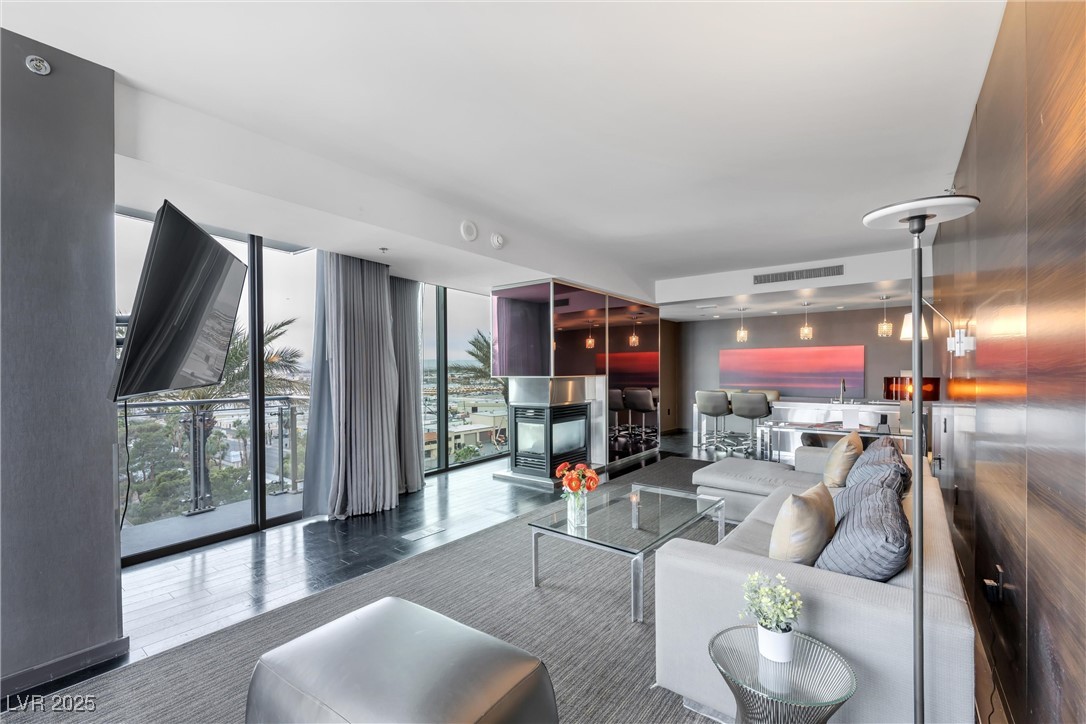 Properties 2 4381 West Flamingo Road 8322