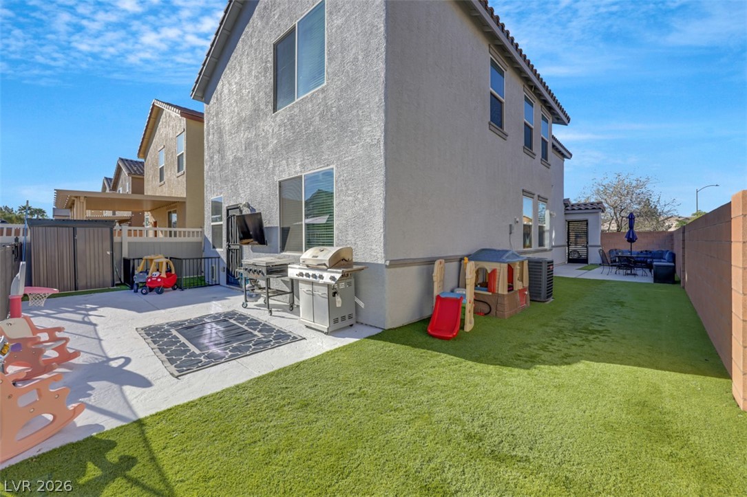 1140 Blakes Field Place