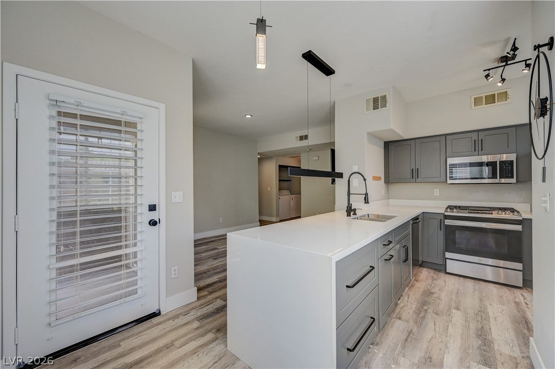 9050 W Warm Springs Road 1091