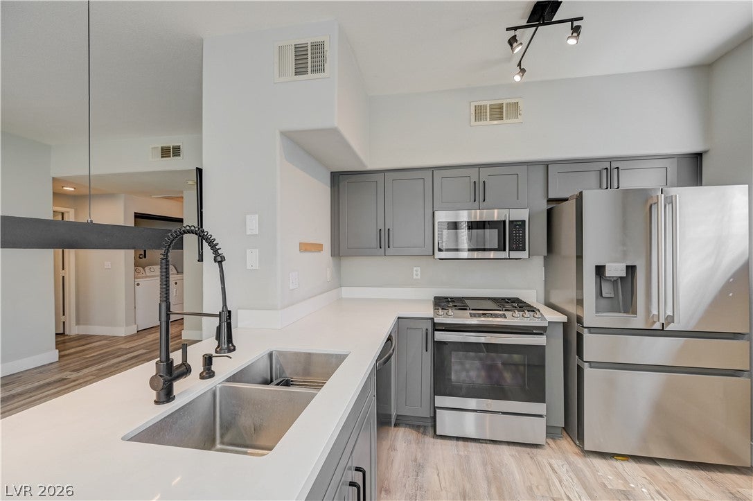 9050 W Warm Springs Road 1091