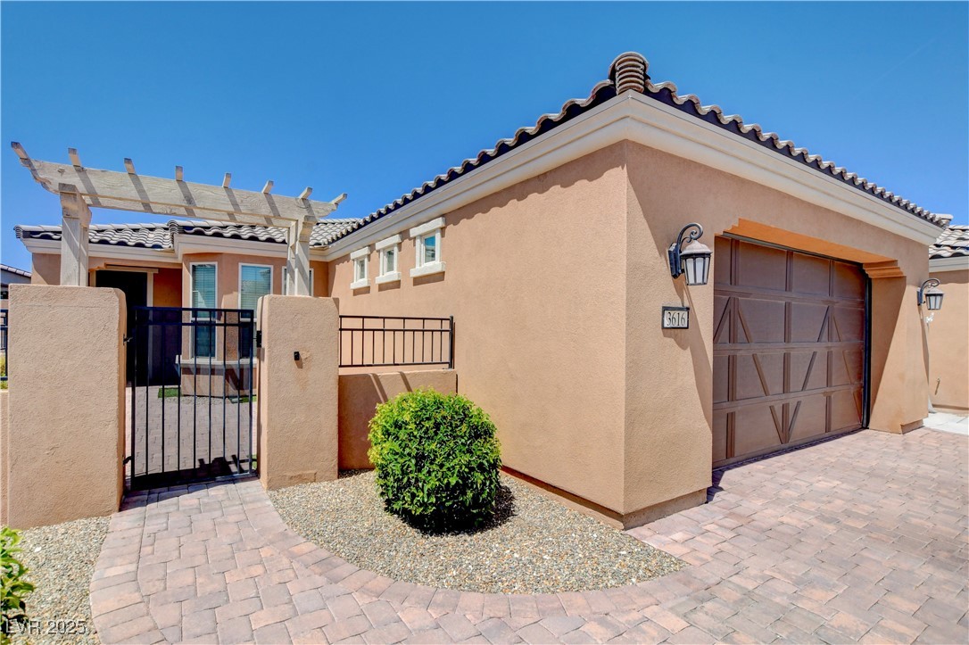 3616 Greenbriar Bluff Avenue