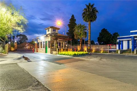 Photo of 2879 Geary Place #2813, Las Vegas, NV 89109 (MLS # 2749916)