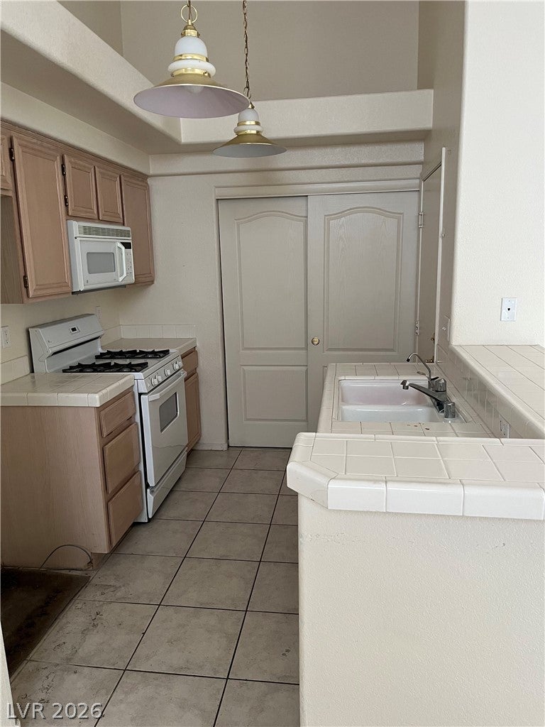 5986 Greenery View Lane