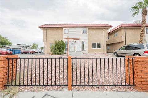 Townhouse For Sale - 2915 Cedar Avenue #11C<br/> Clark County, Las Vegas, NV 89101
