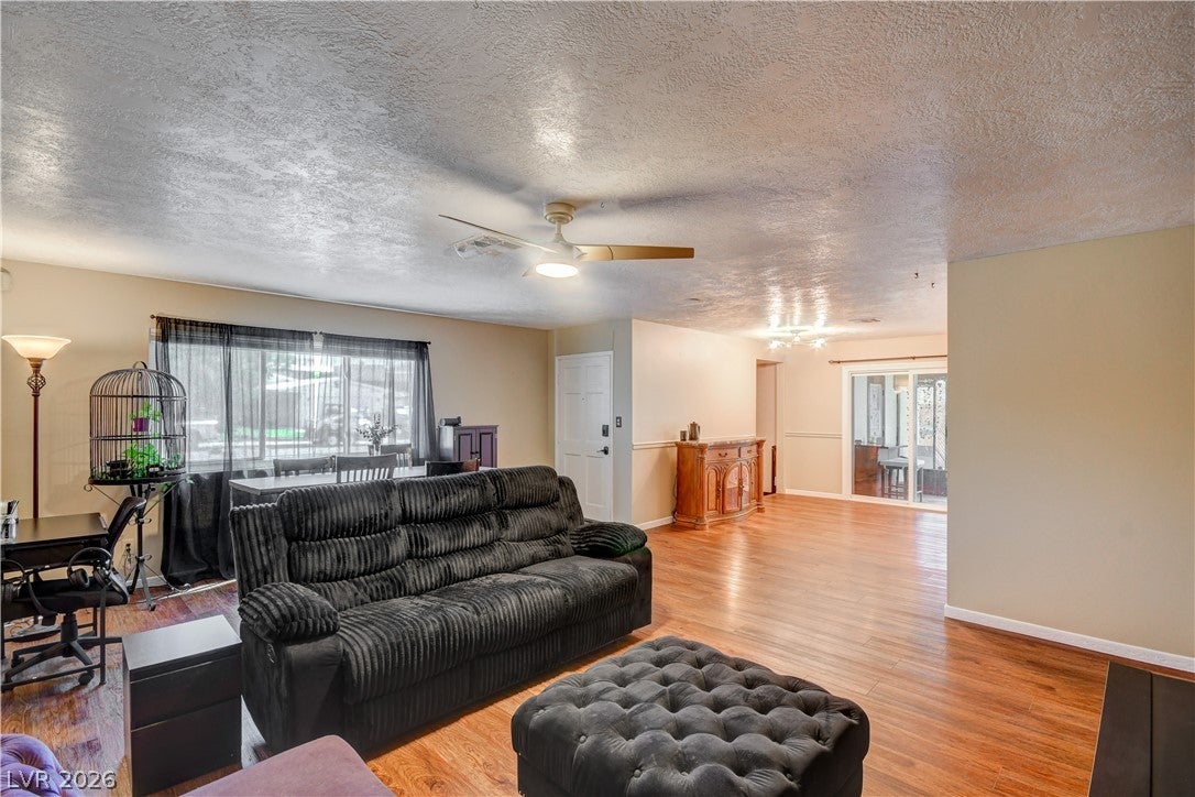 1102 Arapaho Way