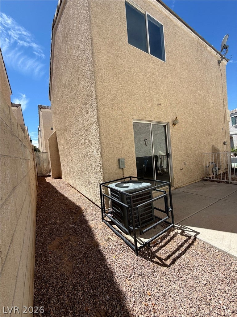 10040 Fragile Fields Street
