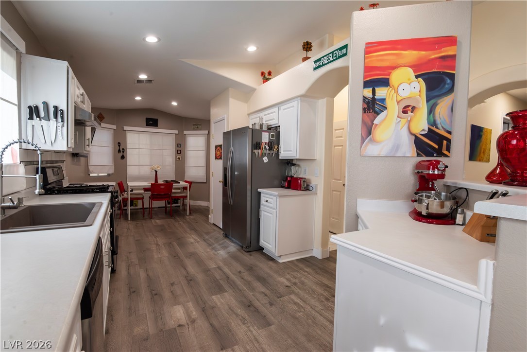 4906 Drifting Pebble Street