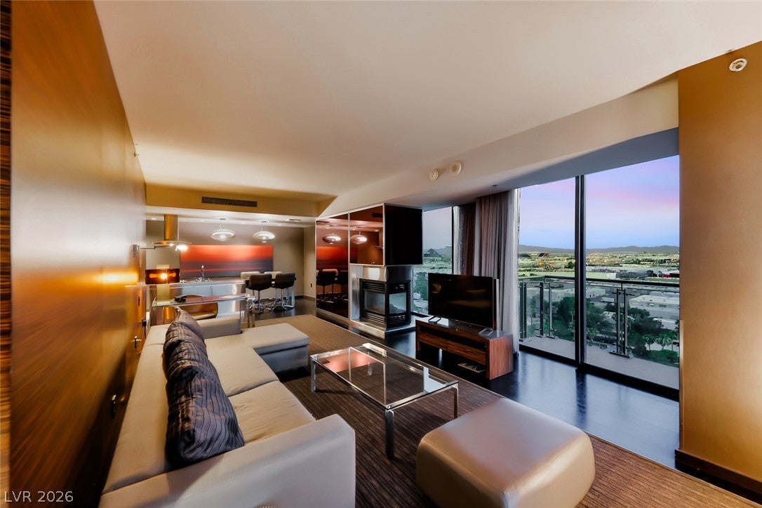 4381 W Flamingo Road 12321