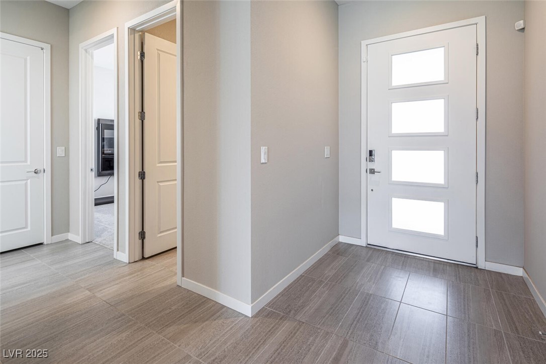 832 Canonbury Street