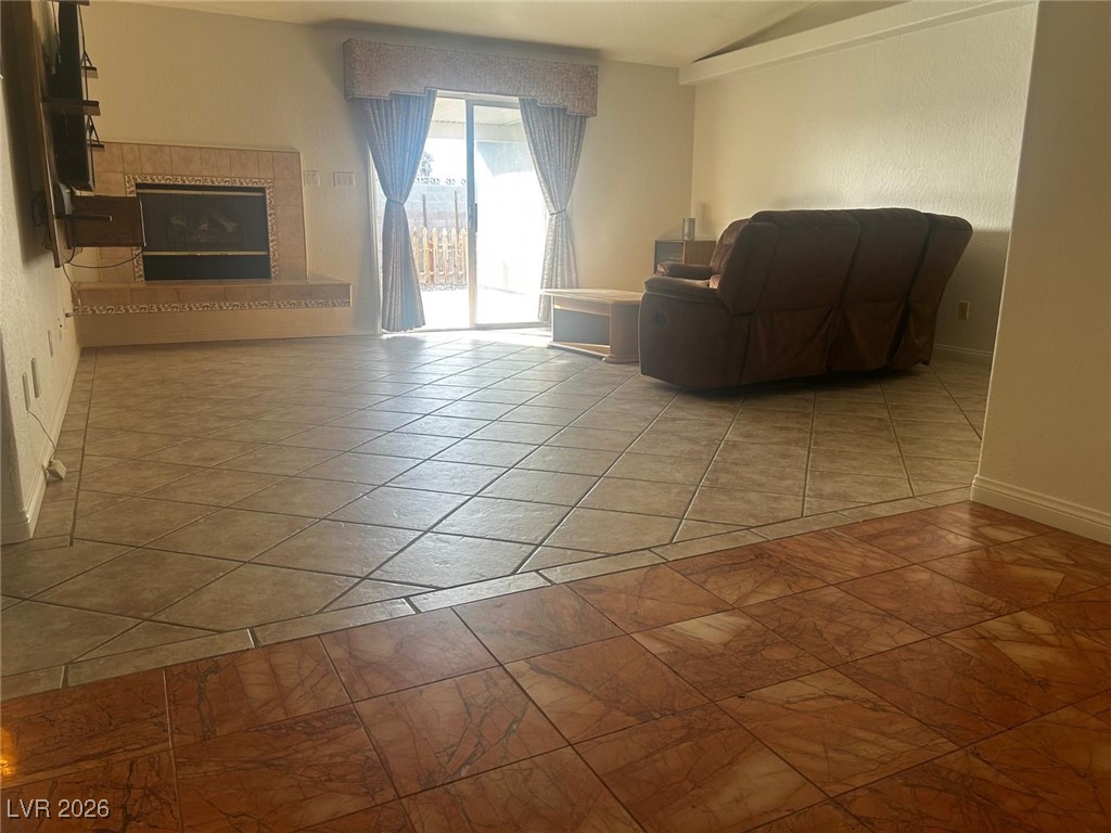 4465 E Cleveland Avenue