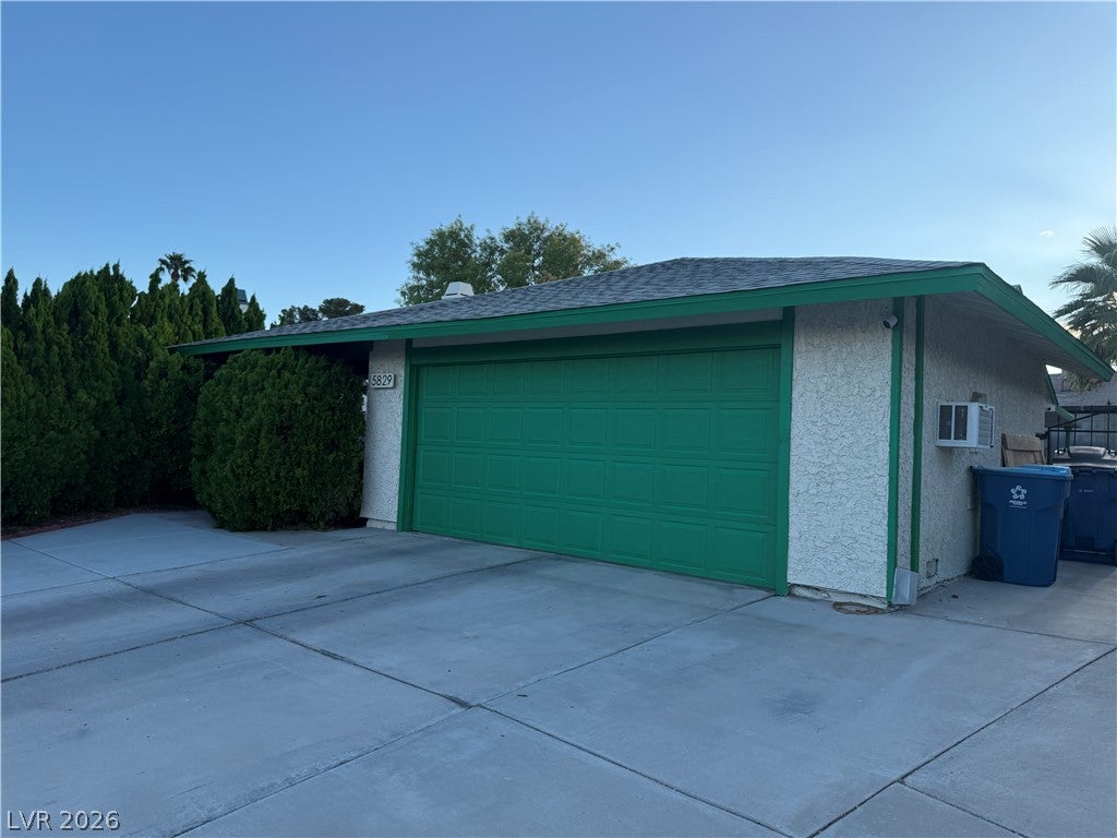 5829 Halfmoon Way