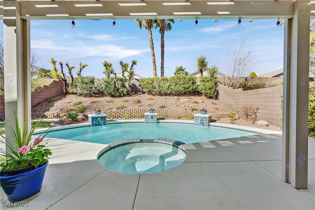 Las Vegas, Nevada 89135, United States, 3 Bedrooms Bedrooms, ,2 BathroomsBathrooms,Residential,Pending,78650