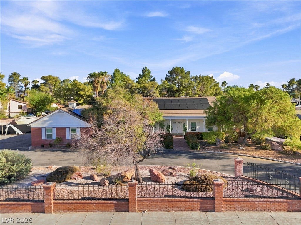 2825 E Hacienda Avenue