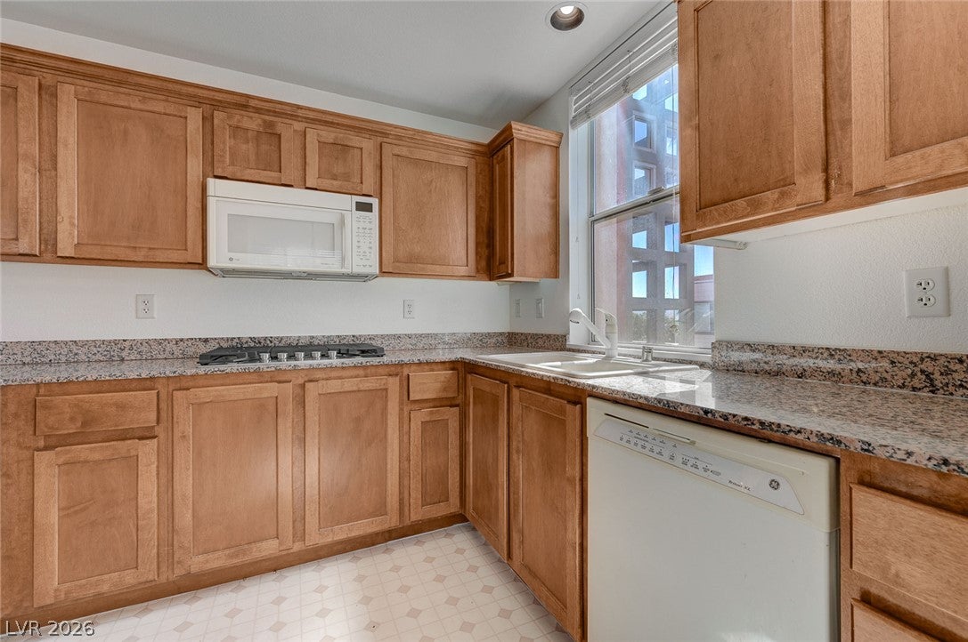 83 E Agate Avenue 302