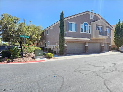 Townhouse For Rent - 8639 Horizon Wind Avenue #103<br/> Clark County, Las Vegas, NV 89178