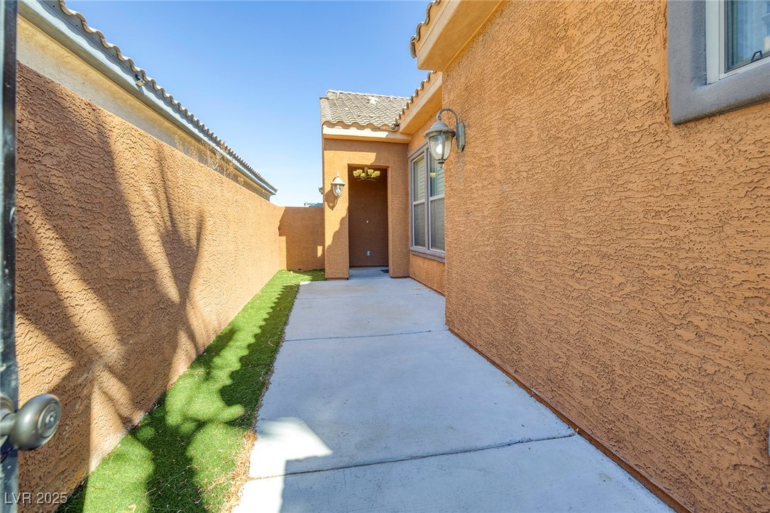 472 Via Stretto Avenue, Henderson, Nevada image 8