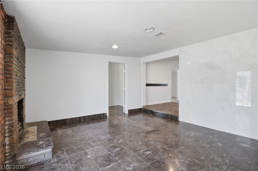 2843 Flower Avenue
