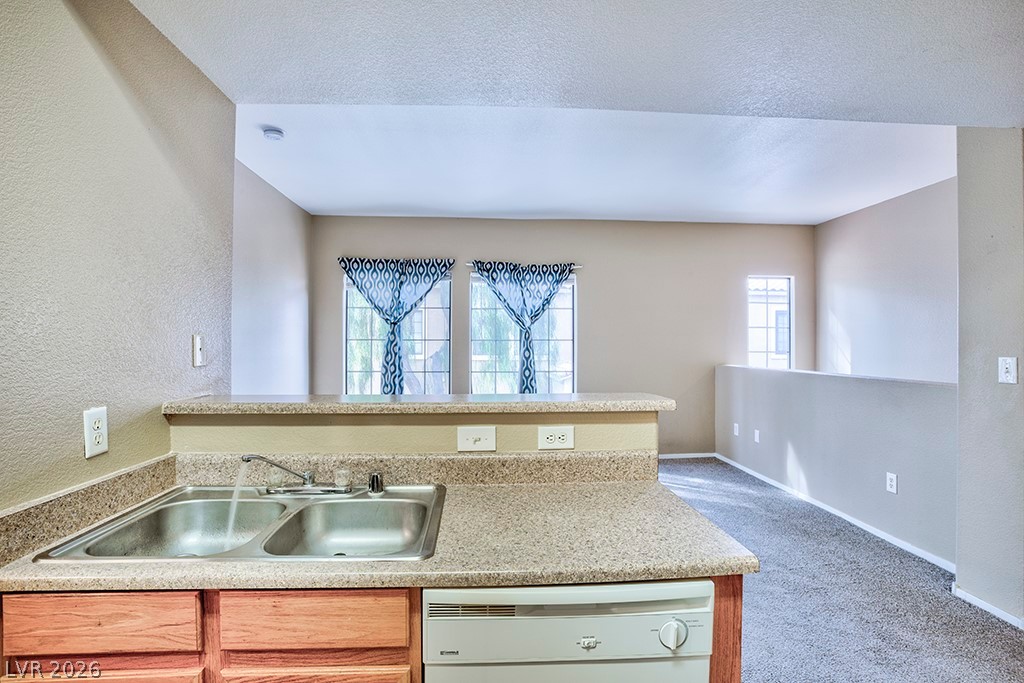 2161 Hussium Hills Street 203