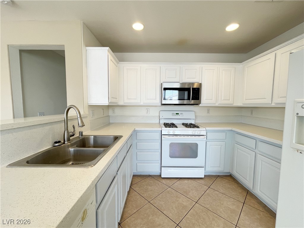 990 Cantabria Heights Avenue