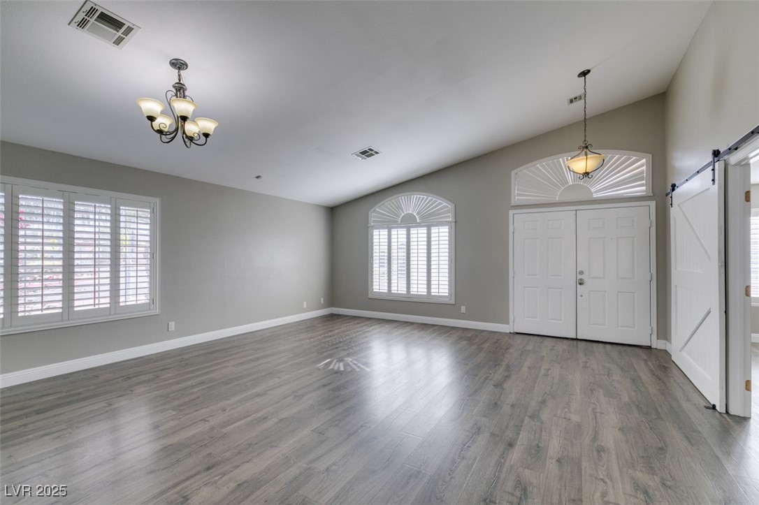 1050 Featherwood Avenue