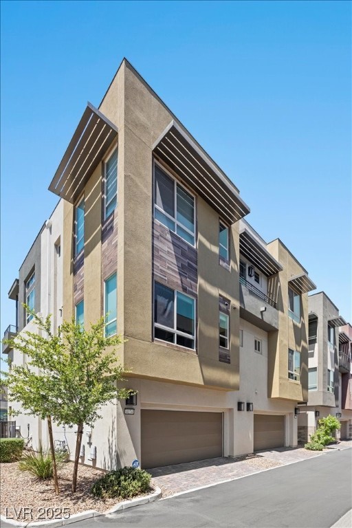 Las Vegas, Nevada 89135, United States, 2 Bedrooms Bedrooms, ,3 BathroomsBathrooms,Residential,Active,241984