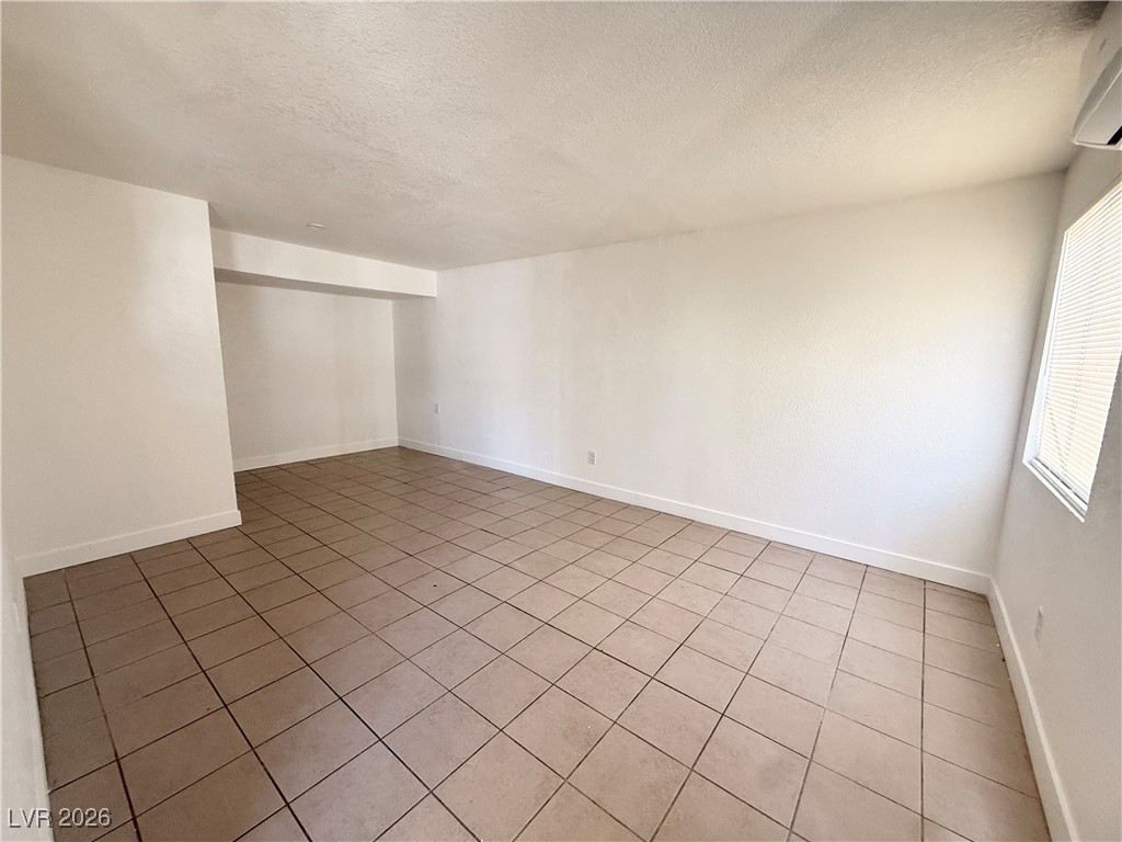 2030 Sunrise Avenue 2