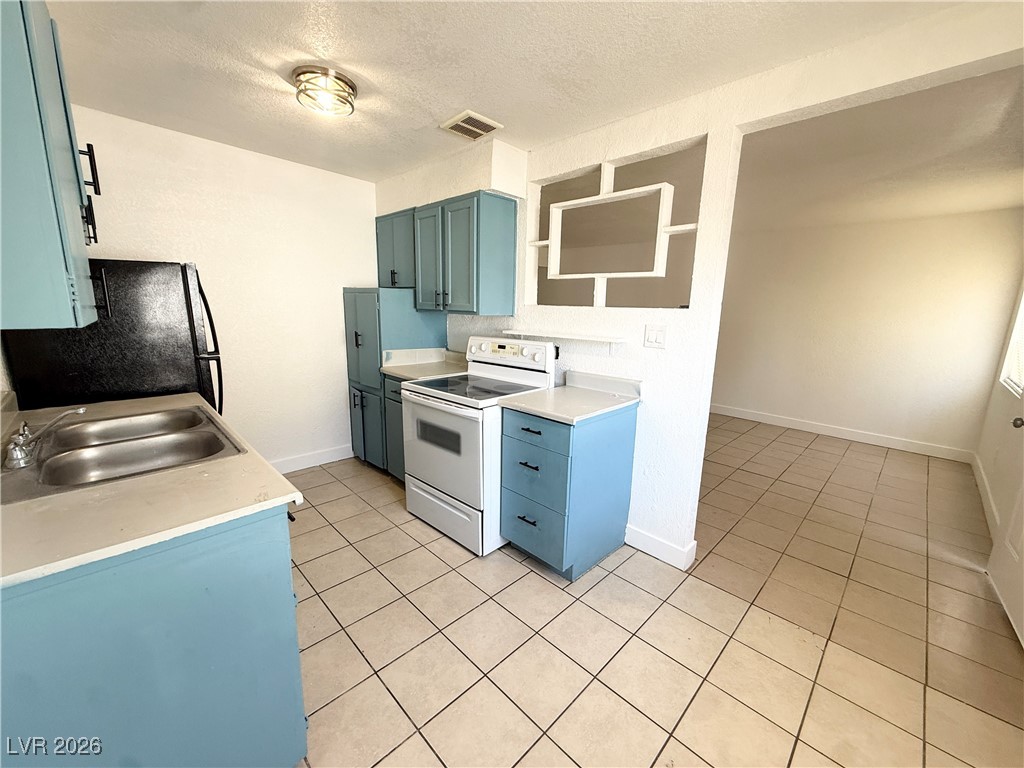 2030 Sunrise Avenue 2