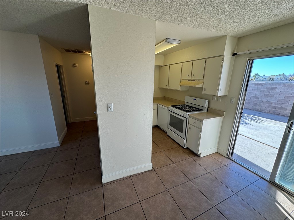 4306 Maneilly Drive, Las Vegas, Nevada image 6